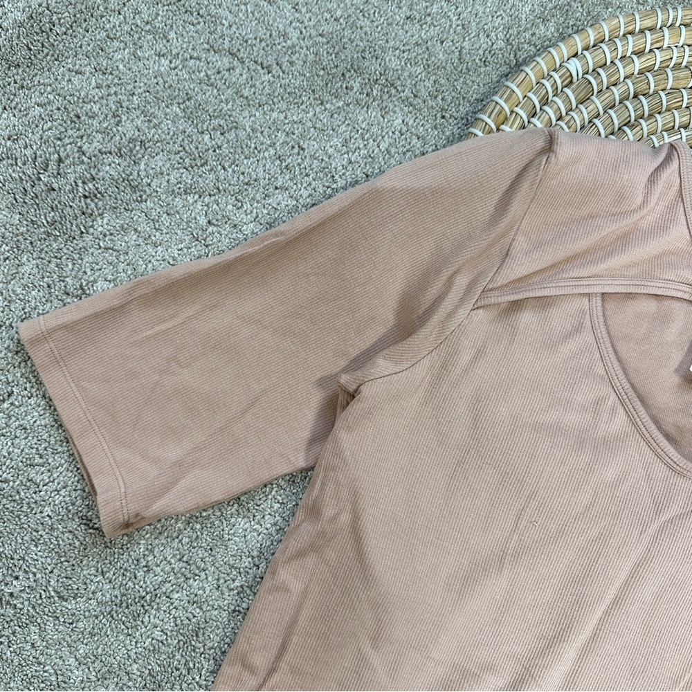 Fabletics Women’s Finely Cutout Seamless Bodysuit Ribbed Shortsleeve Desert XL - Picture 6 of 15